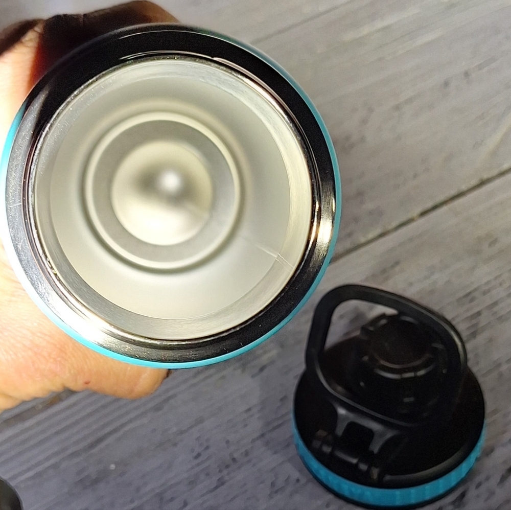 Takeya Blue Insulated Water Bottle 24 Oz./24 Hour Cold/12 Hour Hot - Picture 9 of 11